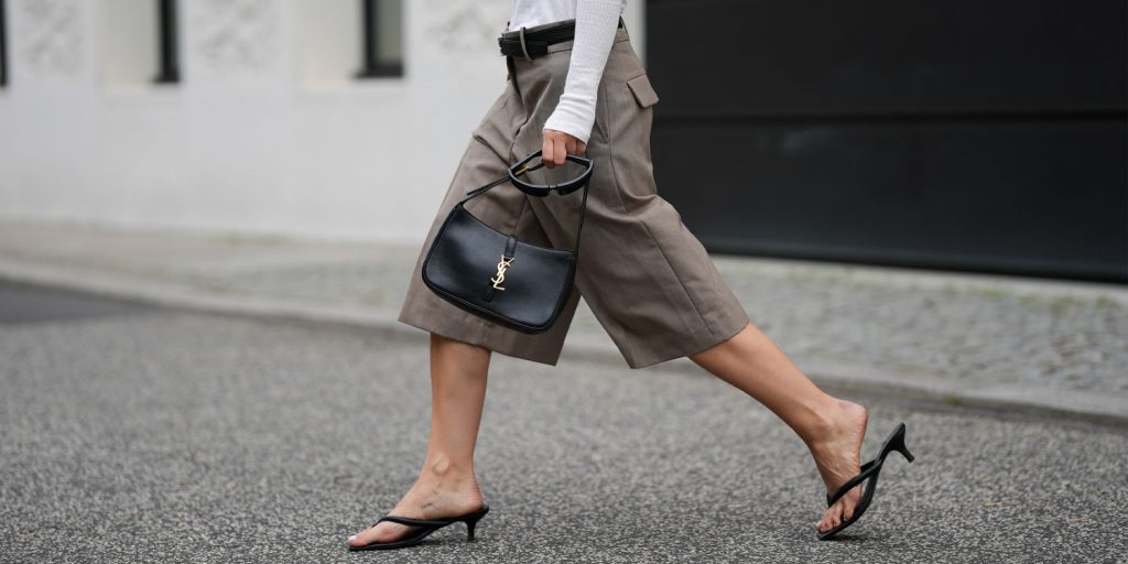 10 Cool and Chic August Outfit Formulas to Beat the Summer Heat