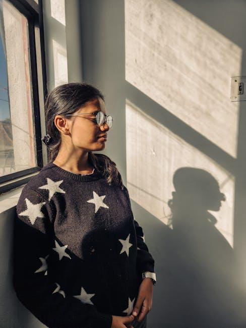 Balancing Comfort and Glamour in Everyday Looks