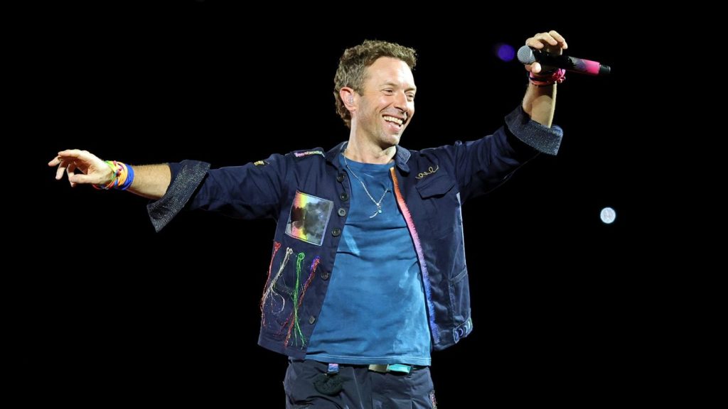 Coldplay’s Streams Surge After Viral Kiss-Cam Moment