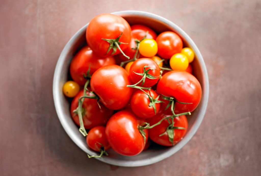 Gardeners Swear by This One Trick for "Infinite" Tomatoes