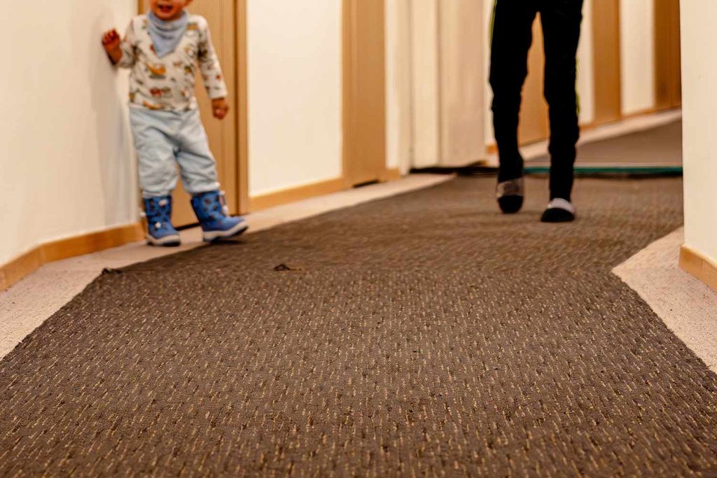 Hotel Employee Claims 2 Boys Left Behind by Parents Ran Through Halls ‘Banging’ on Doors