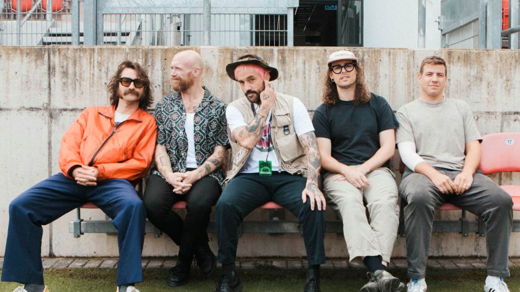 Idles Debut 'Rabbit Run' From Darren Aronofsky's 'Caught Stealing'