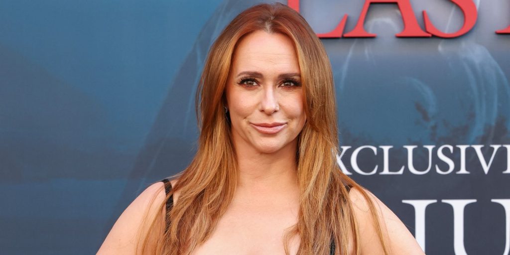 Jennifer Love Hewitt Addresses Sarah Michelle Gellar Feud Rumors