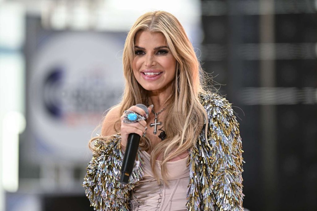 Jessica Simpson Just Debuted Her Darkest Hair Color Ever