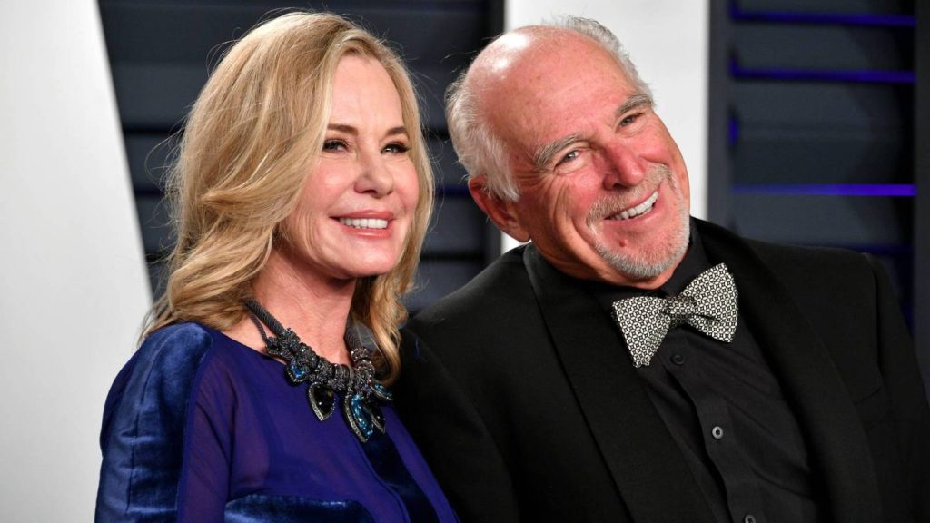 Jimmy Buffett’s Widow Accuses Trustee of 'Wasting' Money to Fight Her