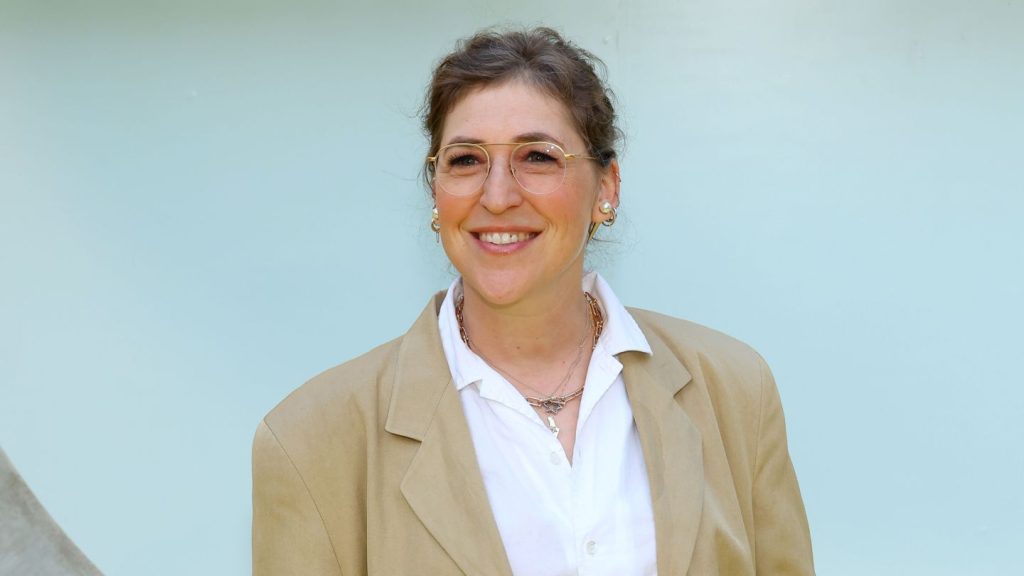 Mayim Bialik’s Podcast ‘Breakdown’ Partners With Impact Theory