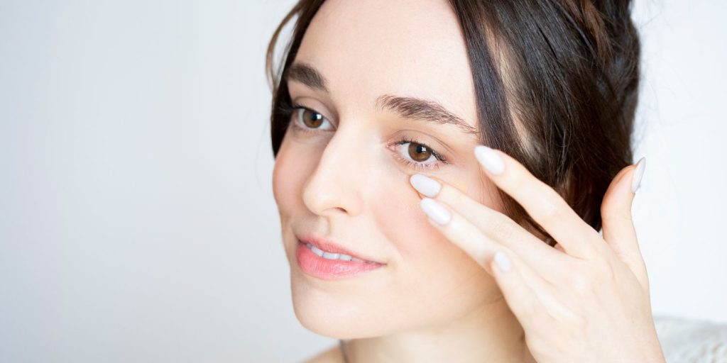 Medicube’s Age-R Pro Booster LED Device Helps Frown Lines