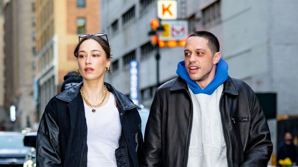 Pete Davidson and Elsie Hewitt Are Expecting Their First Child