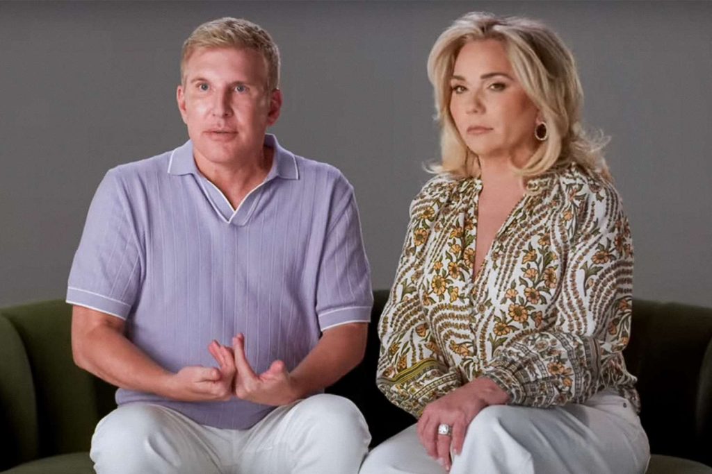 See Todd and Julie's Teary Reunion (Exclusive)