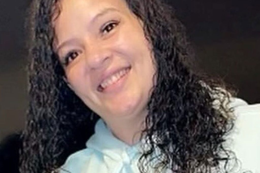 Single Mom Stabbed to Death 'in Front of Her' 5 Children