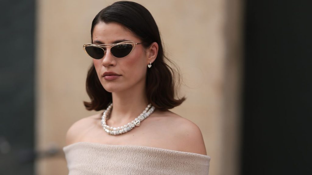 The Baroque Pearl Necklace Is Summer 2025's Perfectly Imperfect Jewelry Trend