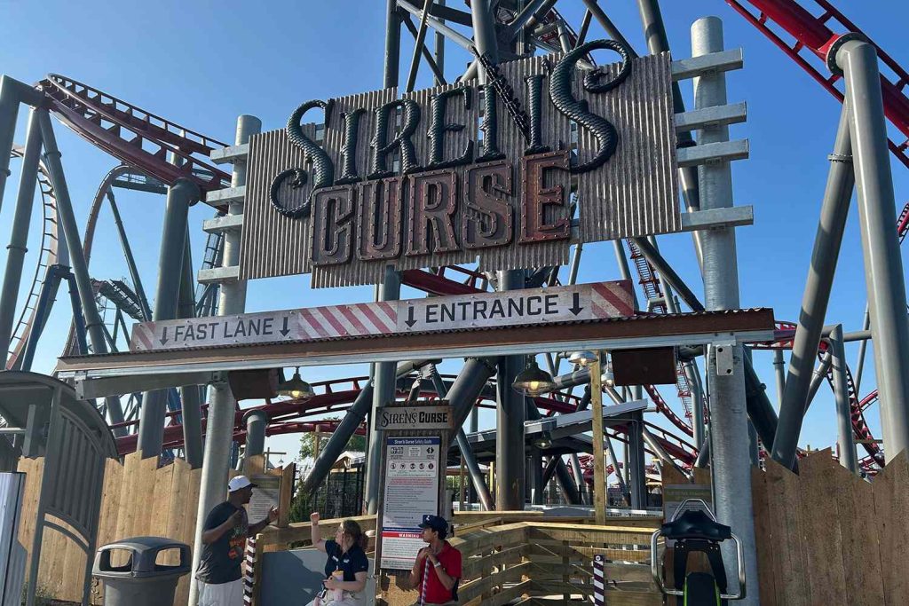 'Tilt' Coaster Siren's Curse Malfunctions Again, Riders Forced to Climb Down 160-Feet Curve