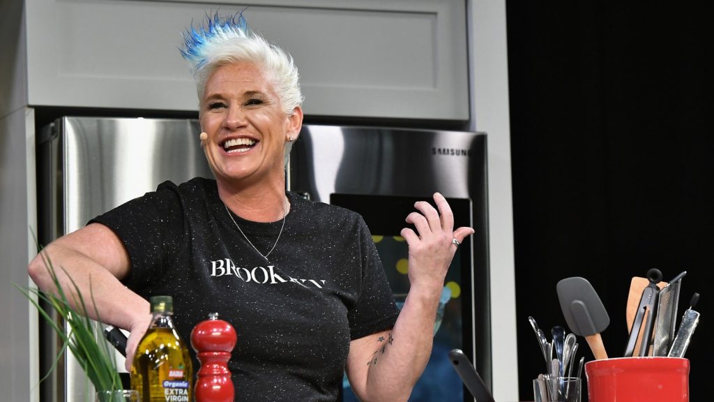 Watch 'Worst Cooks in America' Season 29 Free With Host Anne Burrell