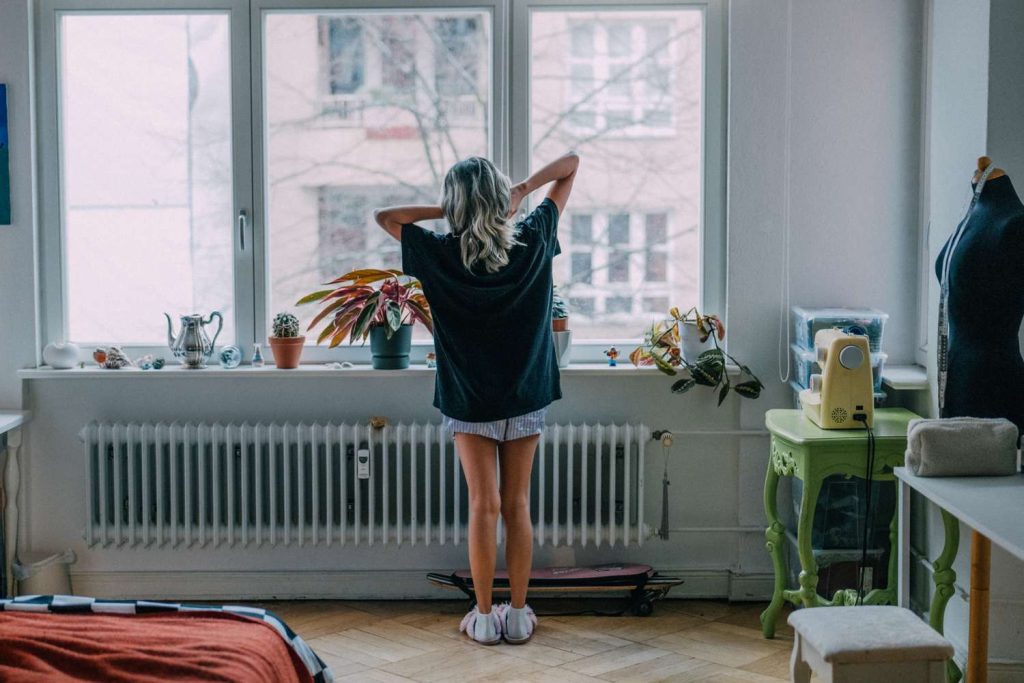 Woman Called 'Selfish' After She Won't Let Family Stay in Her College Apartment