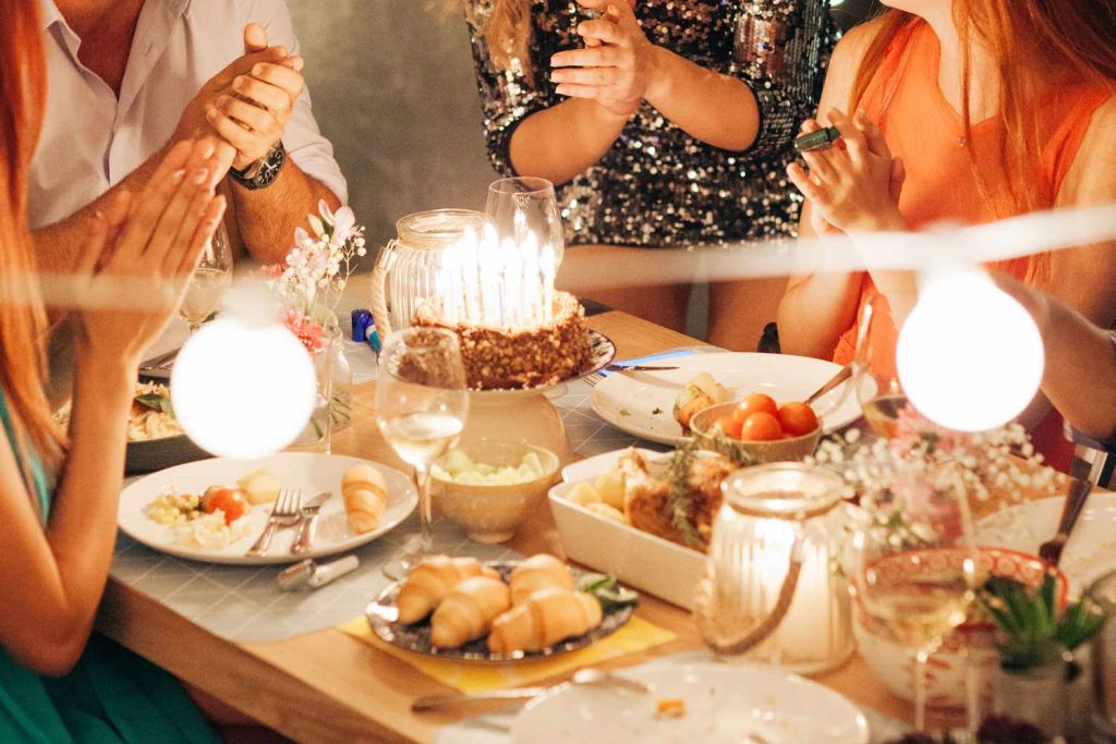 Woman Leaves Husband's Birthday Dinner After He Jokes About Her Infertility