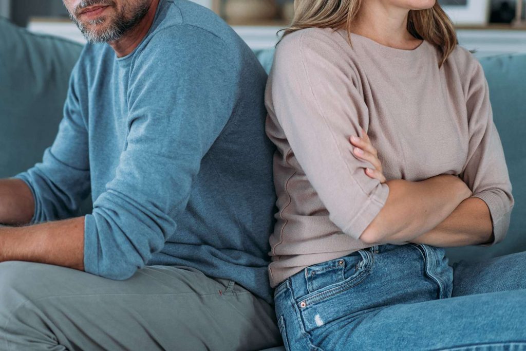 Woman Tells Boyfriend Not to 'Expect Anything Financially' from Her