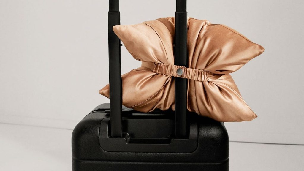 10 Best Travel Pillows for Sound Sleep at 30,000 Feet