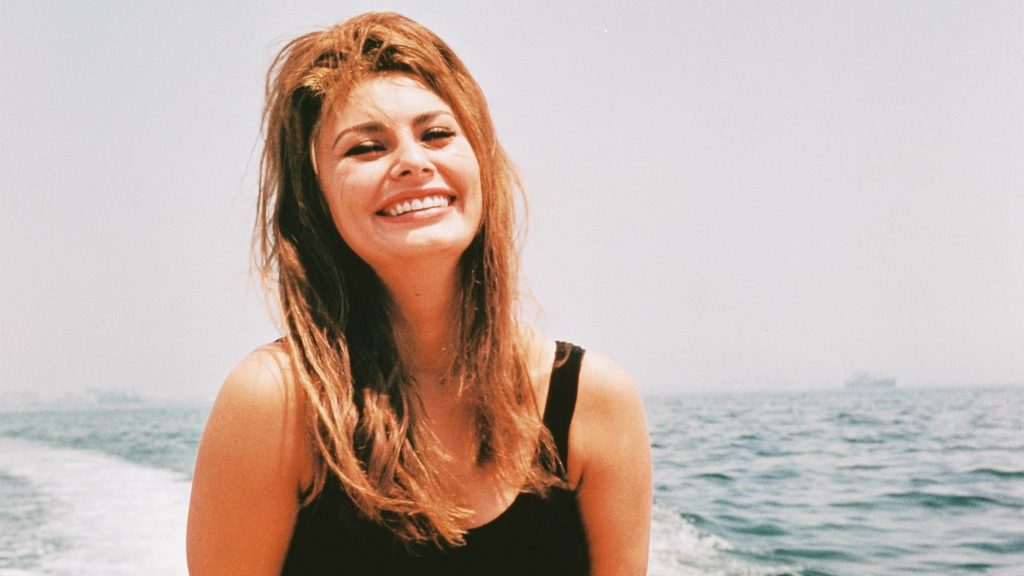 15 Vintage Photos of Sophia Loren Being the Ultimate European Summer Muse
