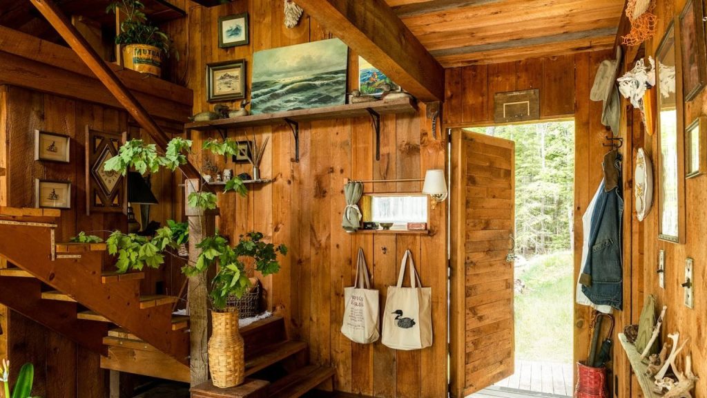 17 Best Airbnbs in Maine for a Serene Getaway