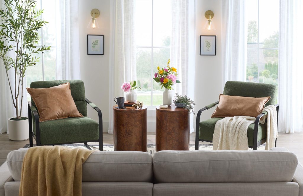 7 End Table Styling Tricks That Instantly Make Your Living Room Look Better