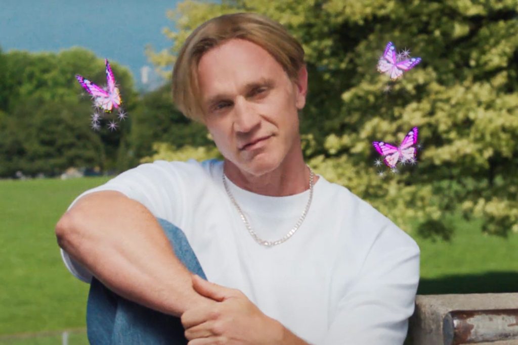Devon Sawa Channels His '90s Teen Star for Vera Bradley Ad