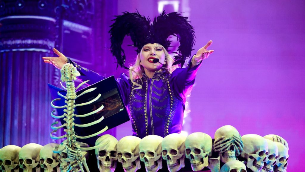 Lady Gaga Set to Perform