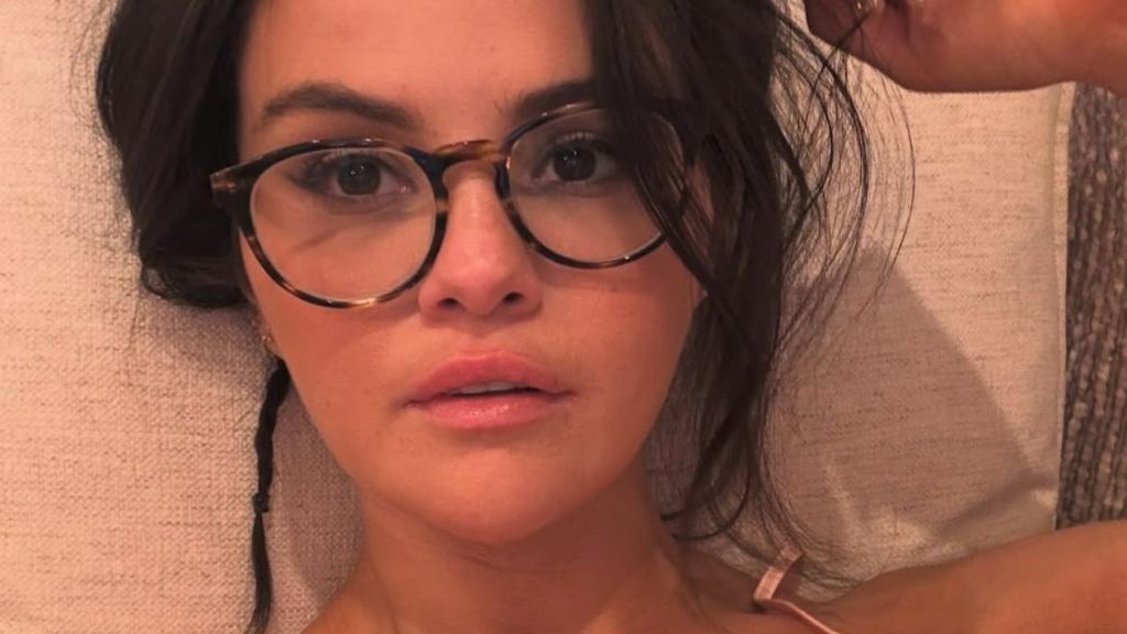 Selena Gomez Ditched Minimalist Nails for a Showgirl-esque Mani