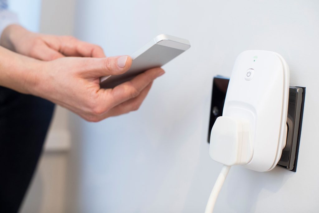 What Is a Smart Plug? 4 Ways to Use Them