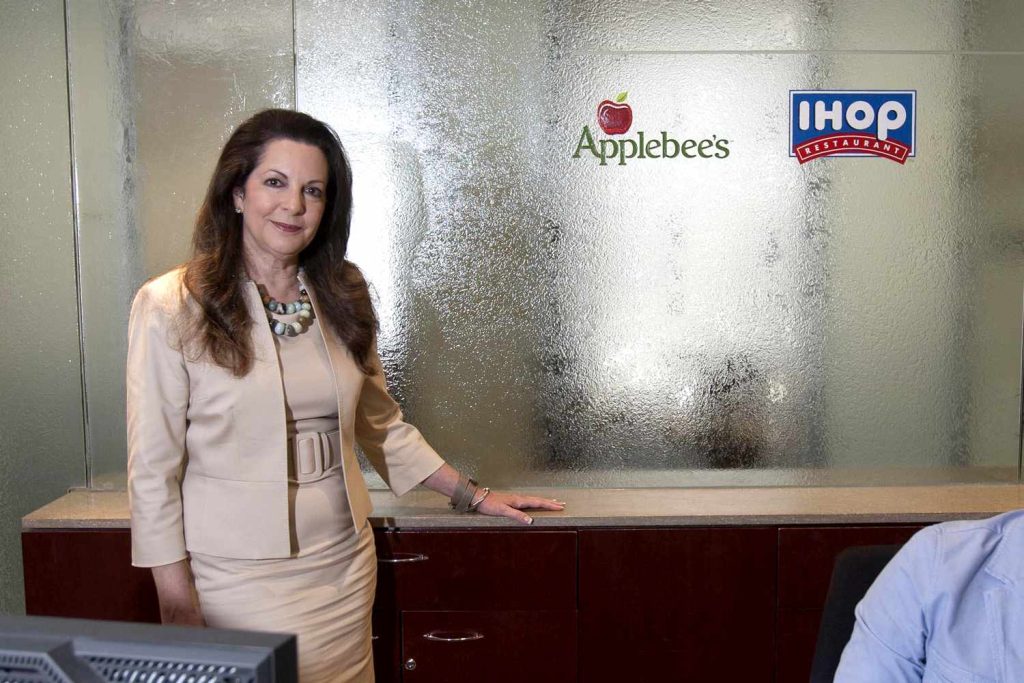 Woman Claims She Was Denied the CEO Role at Applebee’s Before Buying the Company