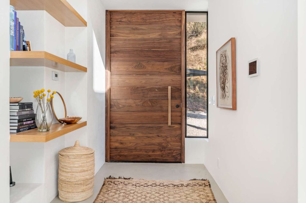 7 Ways to Make a Small Entryway More Functional and Stylish