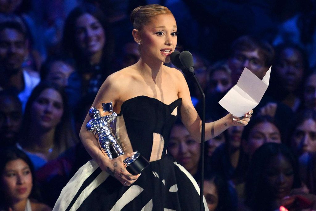Ariana Grande Thanks Therapist, 'Gay People' for Best Pop Win at 2025 MTV VMAs