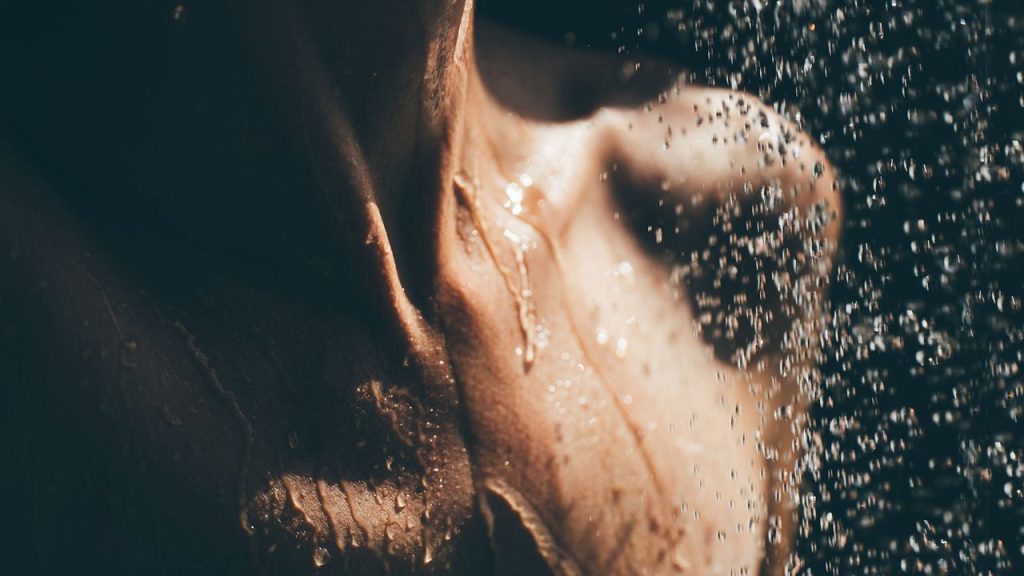 Can ‘Dark Showering’ Fix Bad Sleep Habits? Here’s What Happened When I Tried It