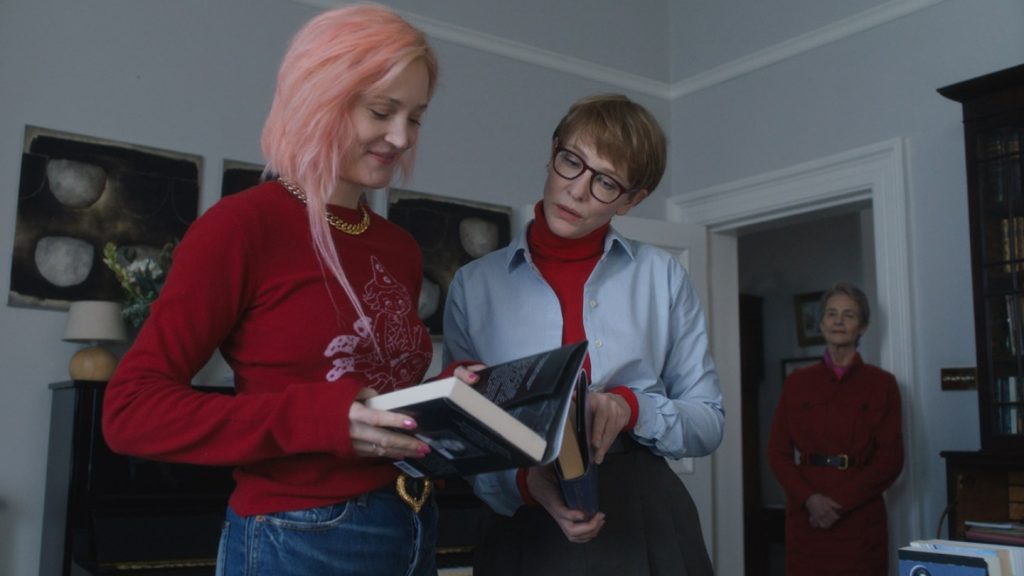 'Father Mother Sister Brother' Review: Jim Jarmusch's Family Triptych