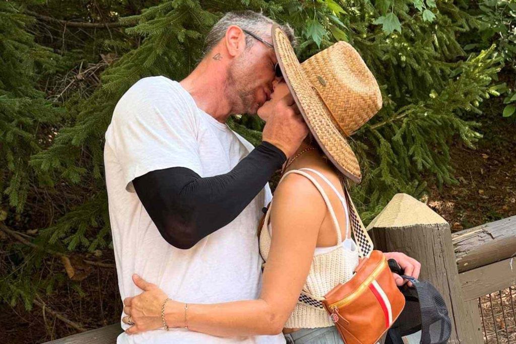 Kristen Bell Celebrates Dax Shepard’s 21 Years of Sobriety with Intimate Family Photos