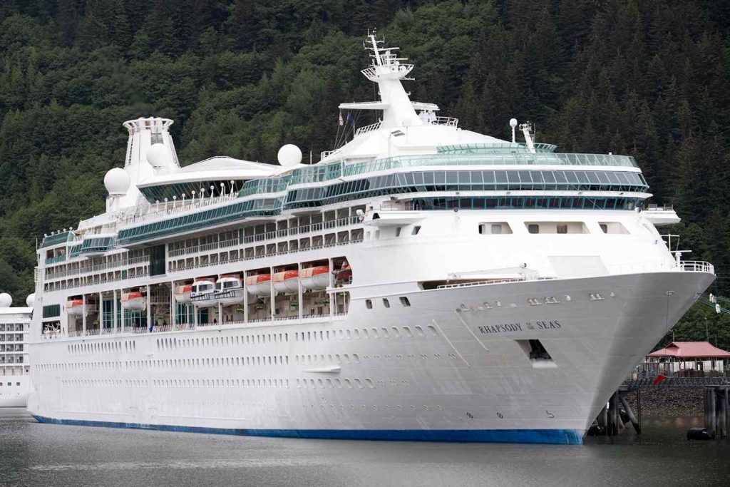 Man Allegedly Jumps Off Cruise Ship to Avoid Paying $16,000 Gambling Debt