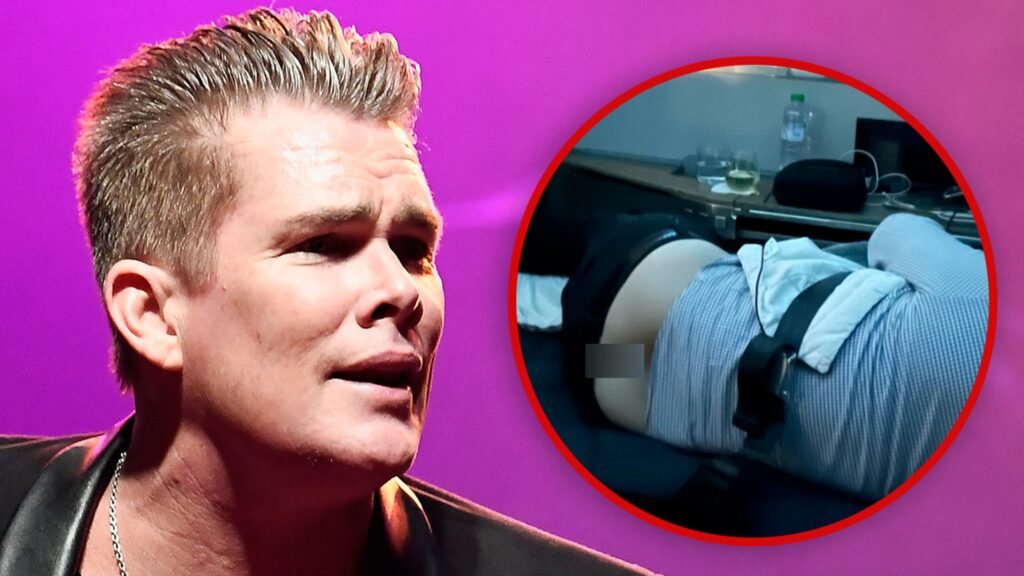 Sugar Ray's Mark McGrath Gets Mooned on Flight