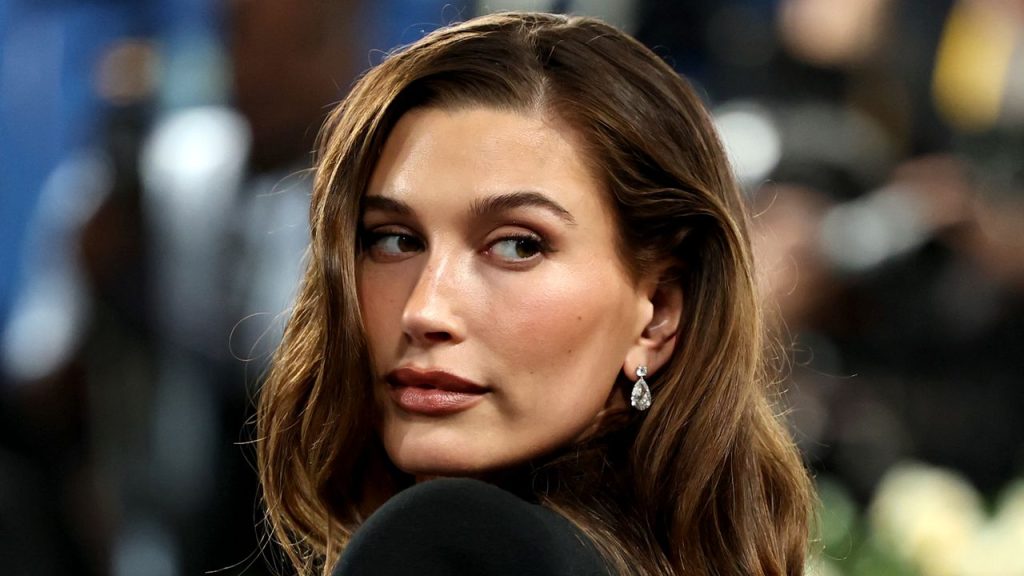'Toasty Makeup' Is the Warm and Cozy Beauty Trend We're Excited to Welcome This Fall