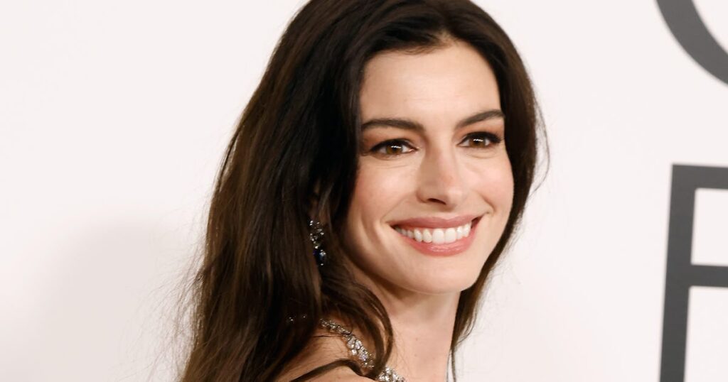 Anne Hathaway’s Best Red Carpet Looks Would Make Miranda Priestly Proud Anne Hathaway’s Best Red Carpet Looks Would Make Miranda Priestly Proud