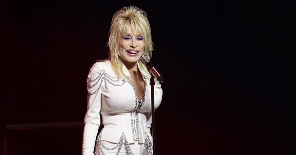 Dolly Parton Tells Fans She 'Ain't Dead Yet' Amid Health Scare