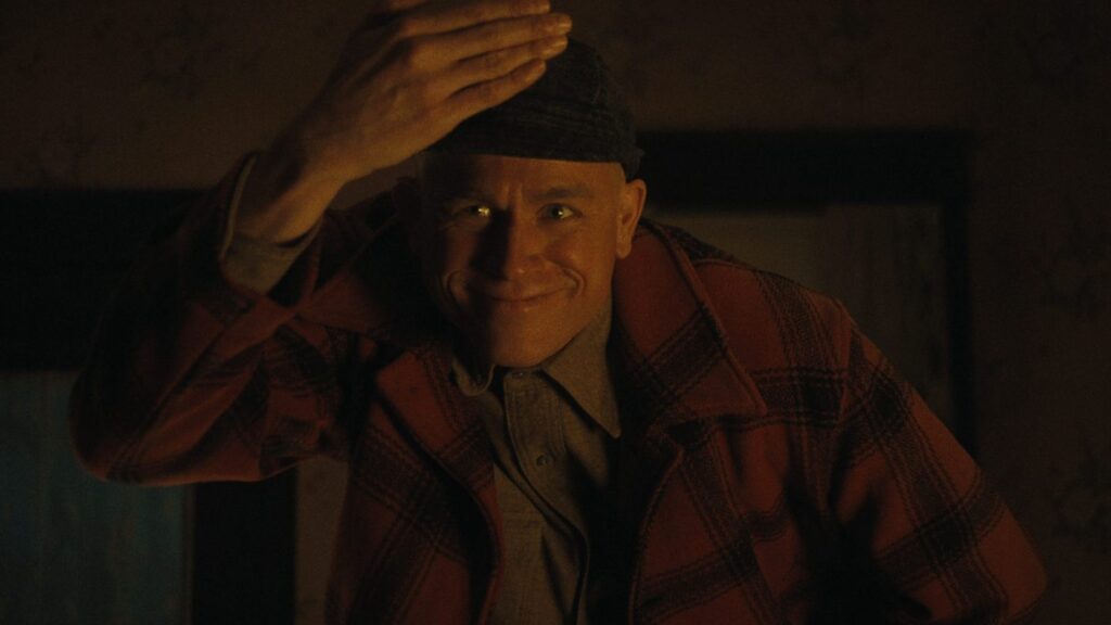 How Charlie Hunnam Transformed as Ed Gein, Sarah Paulson’s Advice
