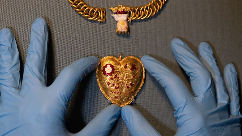 How a Necklace May Rewrite the Love Story of Henry VIII and Catherine of Aragon How a Necklace May Rewrite the Love Story of Henry VIII and Catherine of Aragon