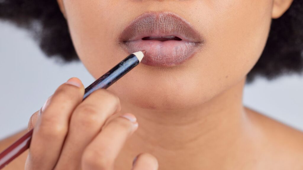 How to Apply Lip Liner Correctly, According to Pro Makeup Artists How to Apply Lip Liner Correctly, According to Pro Makeup Artists