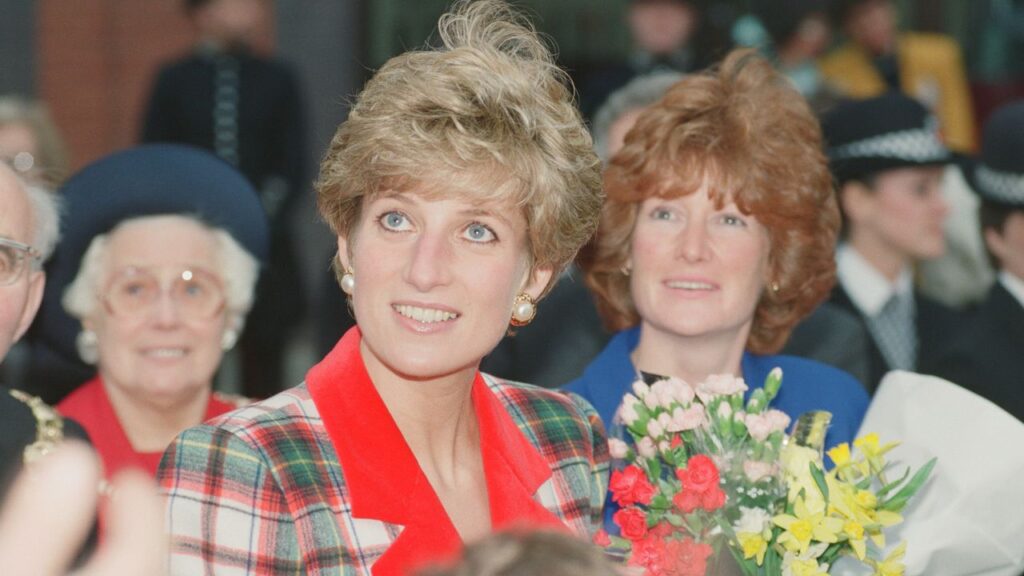 Princess Diana’s 70-Year-Old Sister Lady Sarah McCorquodale Suffered a “Very Bad Fall” Princess Diana’s 70-Year-Old Sister Lady Sarah McCorquodale Suffered a “Very Bad Fall”