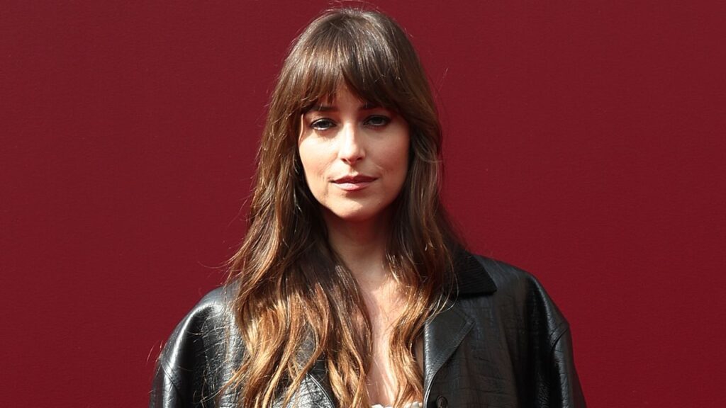 Everyone Is ‘Mood-Light Dressing’ for Fall-Winter 2025