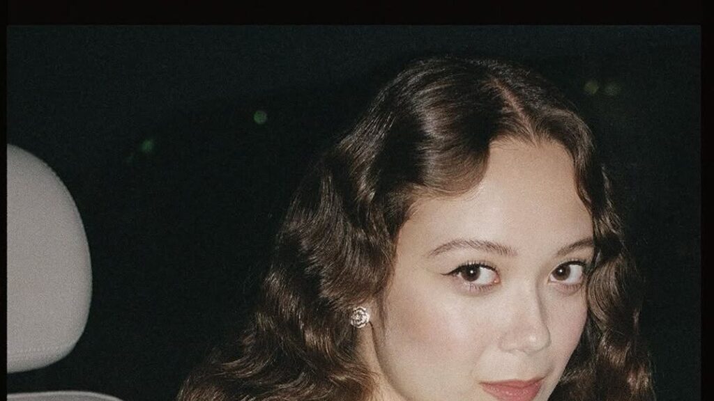 How To Make Eyes Look Bigger, According to Pro Makeup Artists