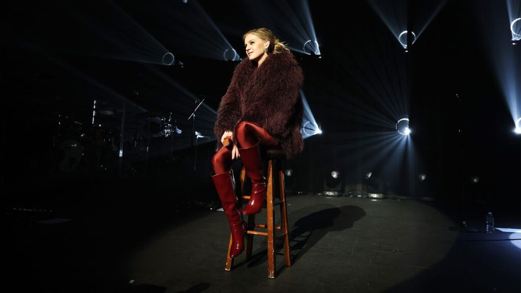 Kelsea Ballerini’s “I Sit in Parks” Is the Latest Lightning Rod for Conservative Anti-feminists Kelsea Ballerini’s “I Sit in Parks” Is the Latest Lightning Rod for Conservative Anti-feminists