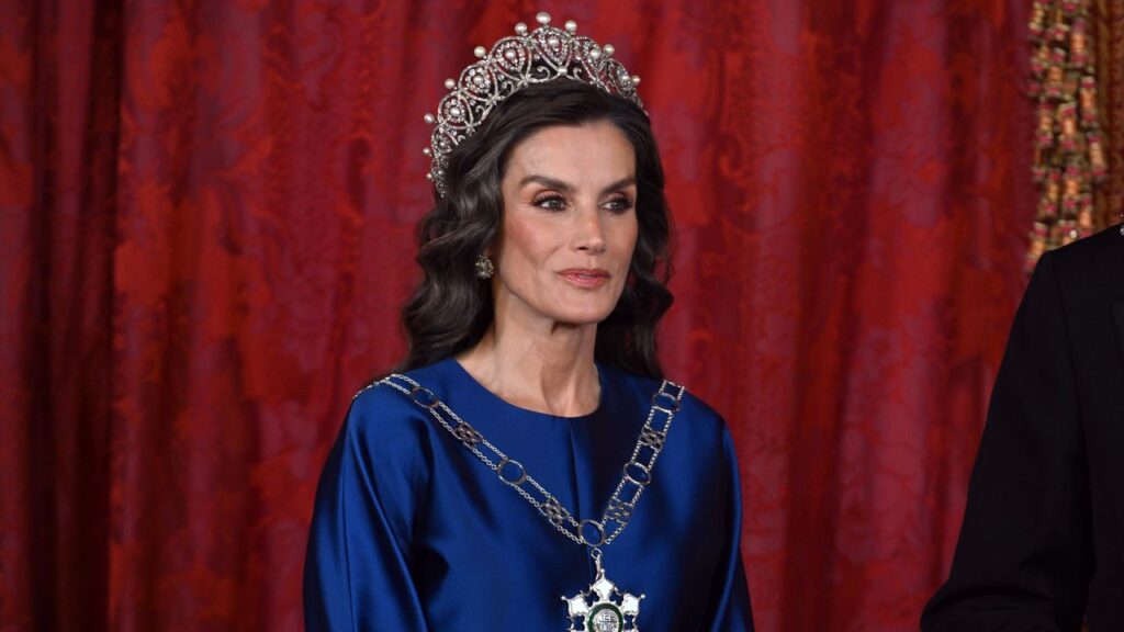 Queen Letizia of Spain Wears an Historic Cartier Tiara to Meet the Sultan of Oman Queen Letizia of Spain Wears an Historic Cartier Tiara to Meet the Sultan of Oman
