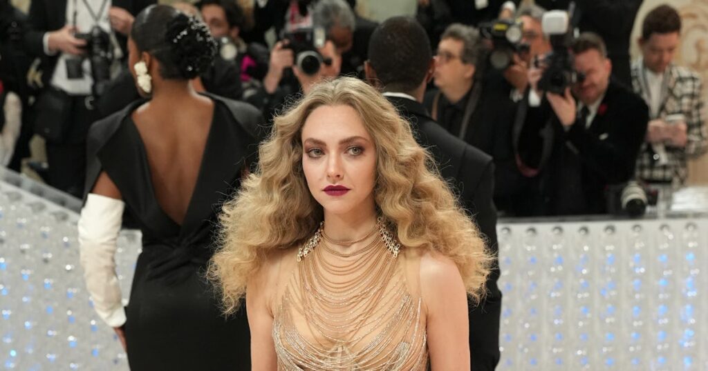 Amanda Seyfried’s Best Red Carpet Looks Could Make “Fetch” Happen Amanda Seyfried’s Best Red Carpet Looks Could Make “Fetch” Happen