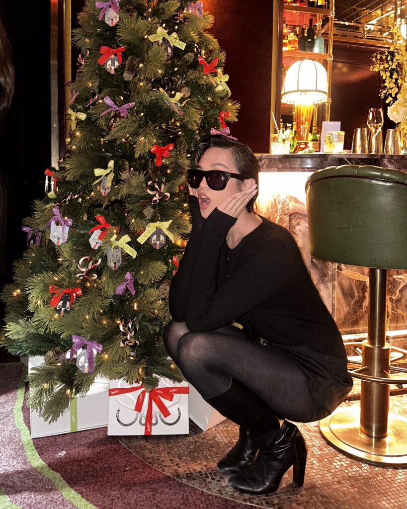 Dara Goes Under the Mistletoe With Loewe Loewe