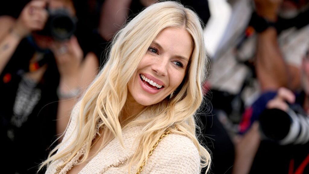 Sienna Miller Looks Completely Different With Extra Long Boho Waves Sienna Miller Looks Completely Different With Extra Long Boho Waves